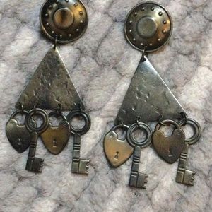 Vintage 80s Key and lock dangle earrings